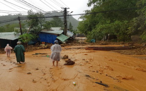 Quảng Nam: Sạt lở đất kinh hoàng khiến 53 người mất tích, 7 thi thể được tìm thấy